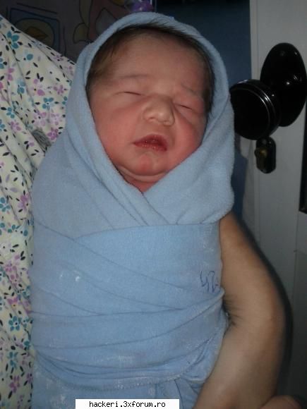 salut...am si eu o imi apar cele 2 monitoare jos in bara in nici la newtork nu imi inteles dupa ce